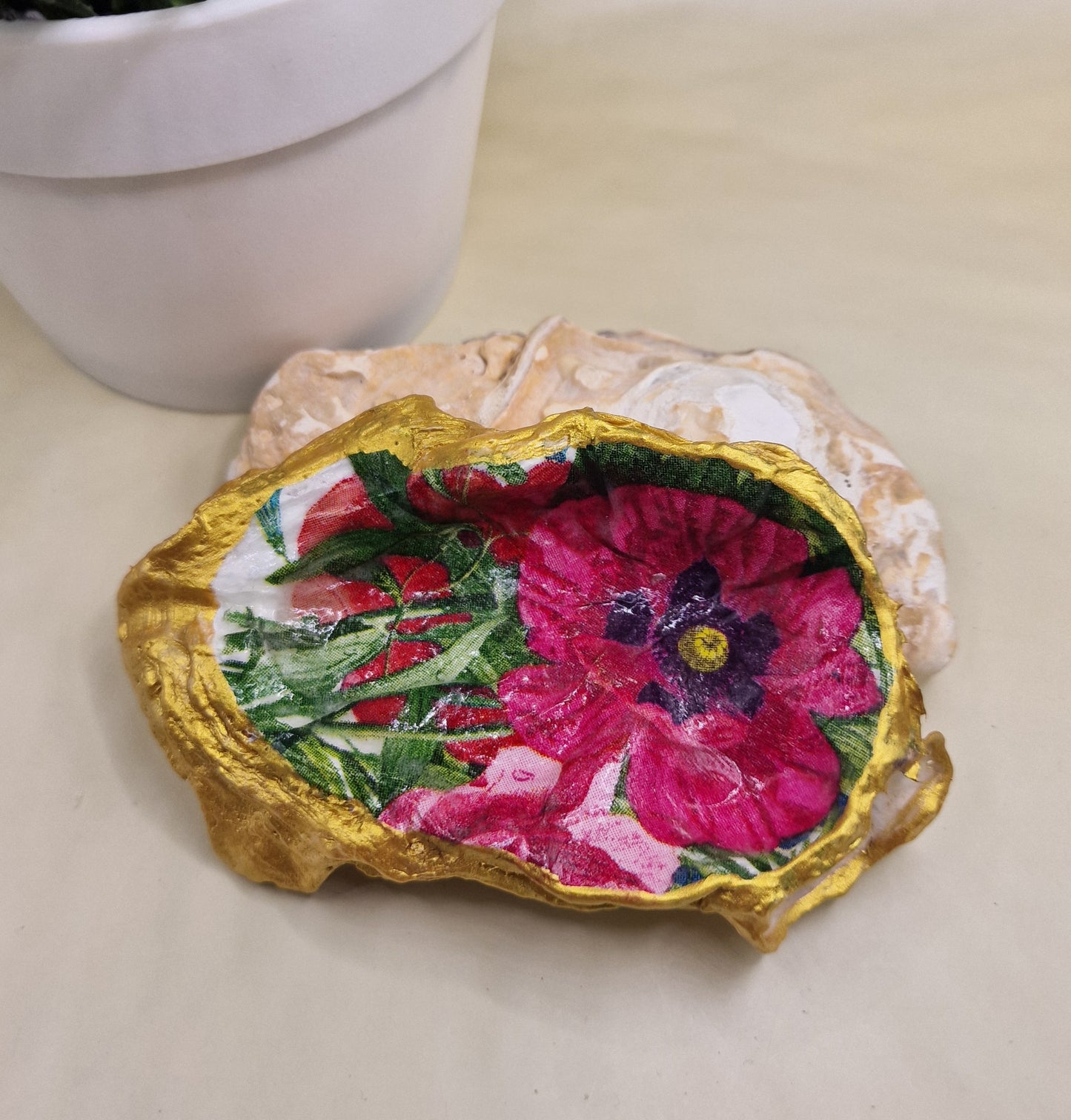 BMO-016  Fuchsia Poppy Flower Oyster Shell Trinket Dish