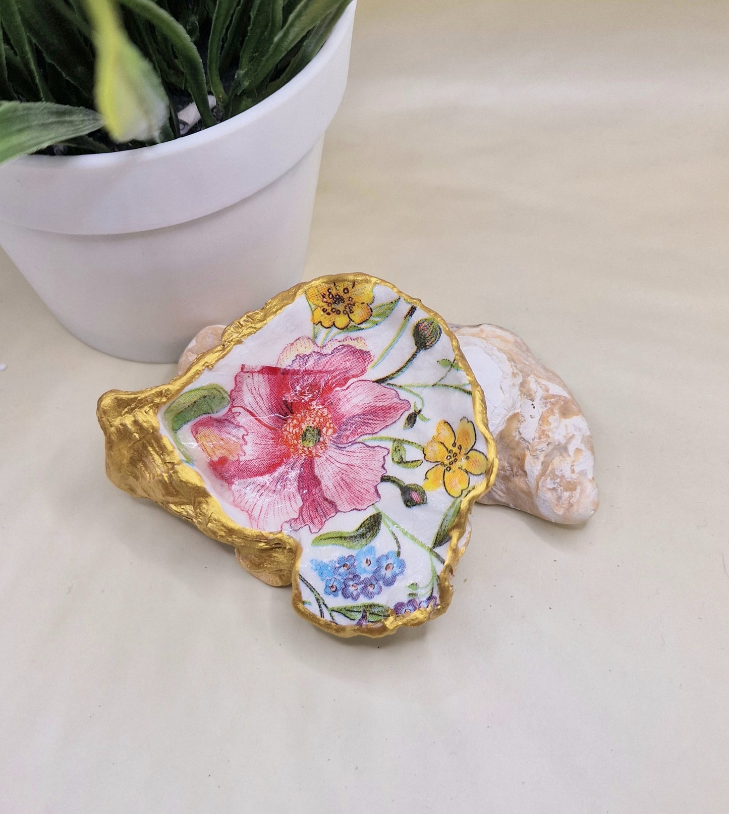 BMO-017  Pink Flower Oyster Shell Trinket Dish