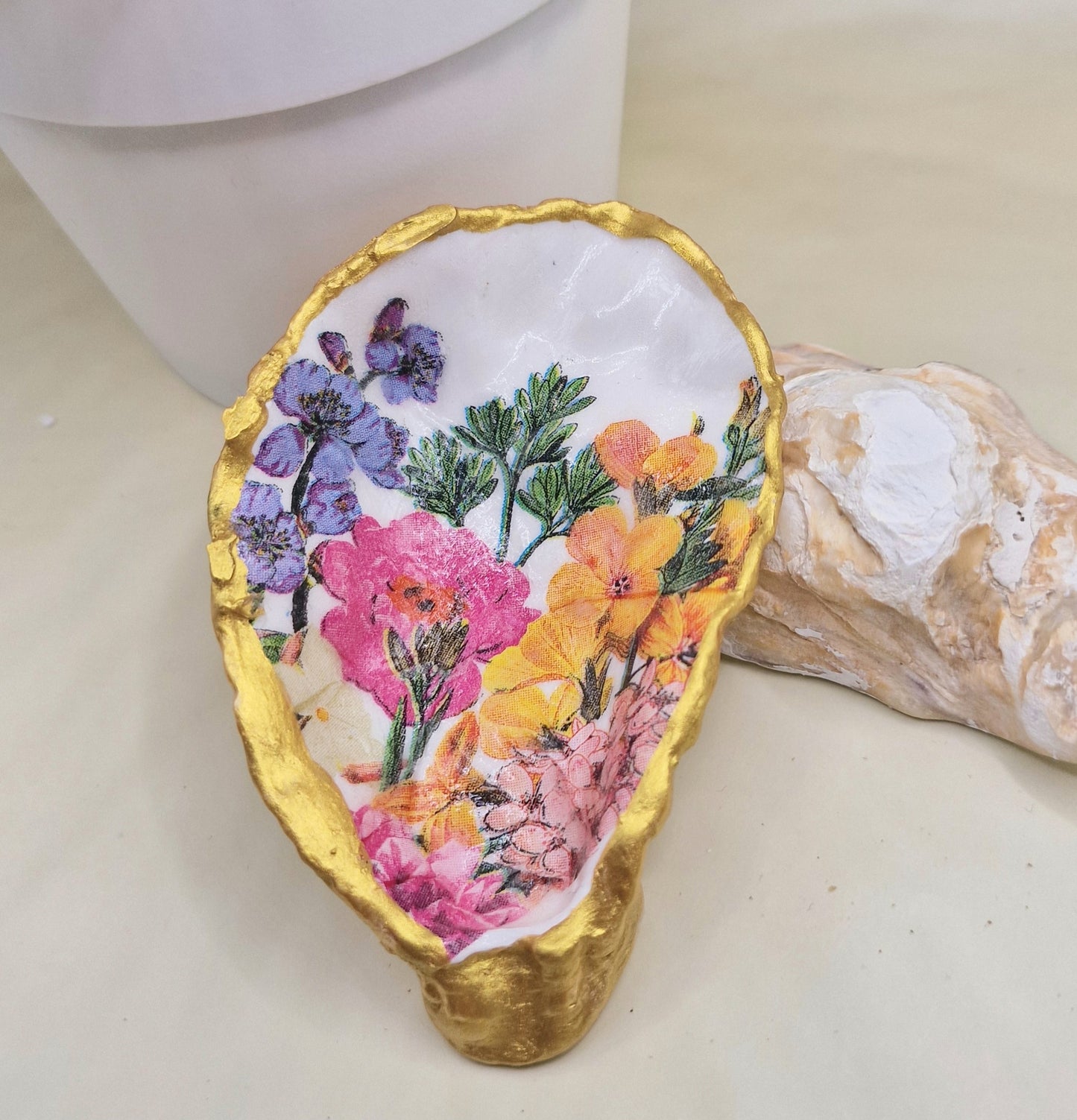 BMO-018  Spring Flowers Small Oyster Shell Trinket Dish