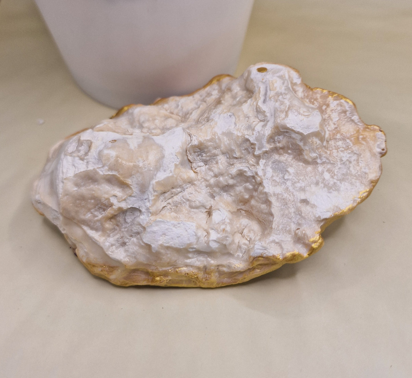BMO-028 William Morris Strawberry Thief Oyster Shell Trinket
