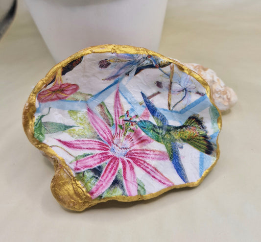 BMO-029  Pink Flower Hummingbird Oyster Shell Trinket Dish