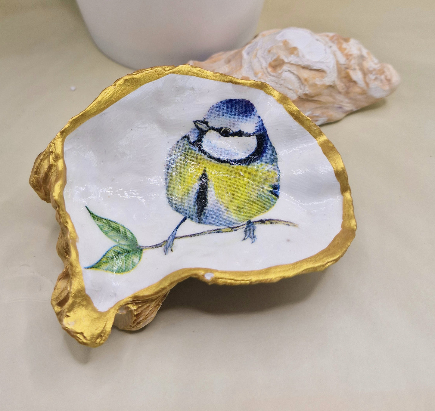 BMO-033  Blue Tit Bird Oyster Shell Trinket Dish Gift