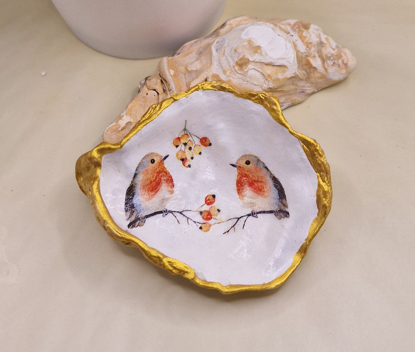 BMO-034  Robin Redbreast Duo Oyster Shell Trinket Dish