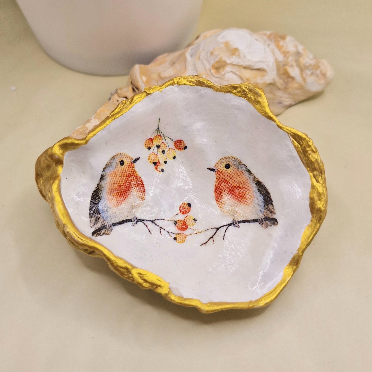 BMO-034  Robin Redbreast Duo Oyster Shell Trinket Dish