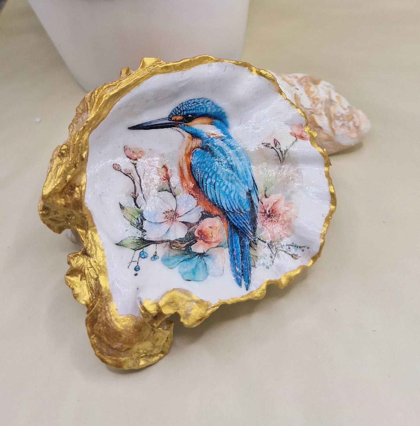 BMO-056  Kingfisher Bird Oyster Shell Trinket Dish