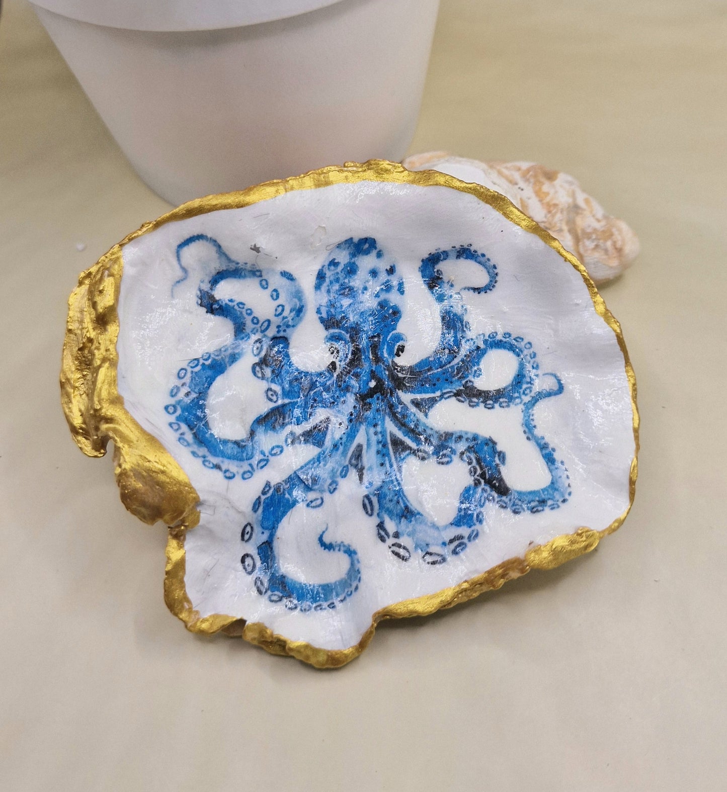 BMO-059  Blue Octopus Oyster Shell Trinket Dish