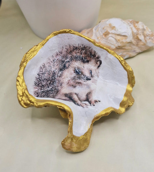BMO-039  Hedgehog Oyster Shell Trinket Dish