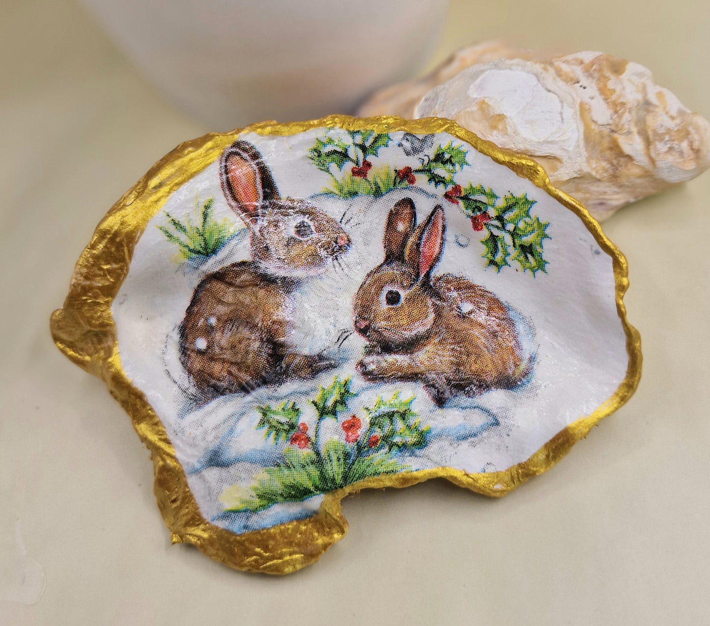 BMO-043  Winter Bunny Rabbits Oyster Shell Trinket Dish
