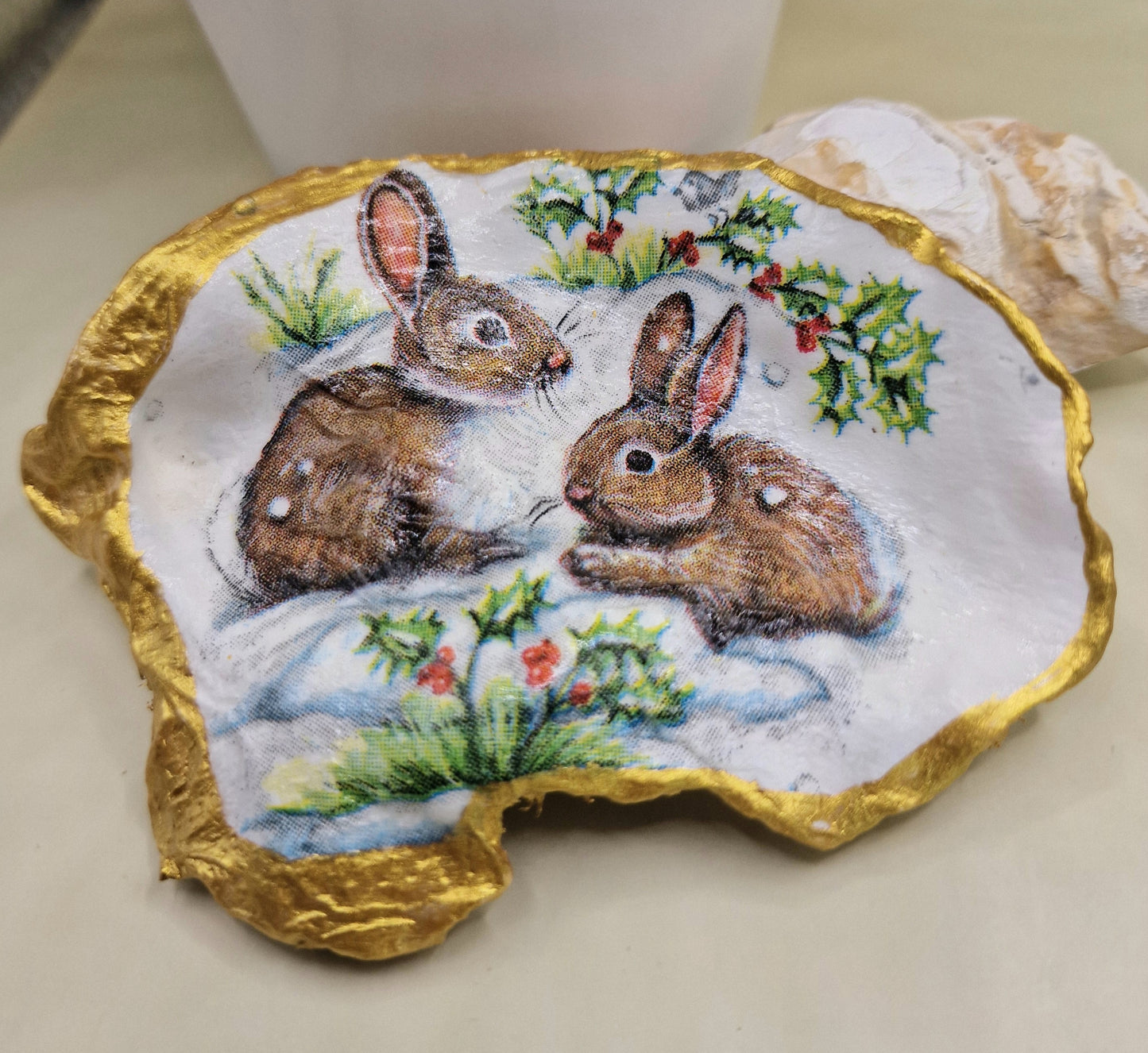 BMO-043  Winter Bunny Rabbits Oyster Shell Trinket Dish