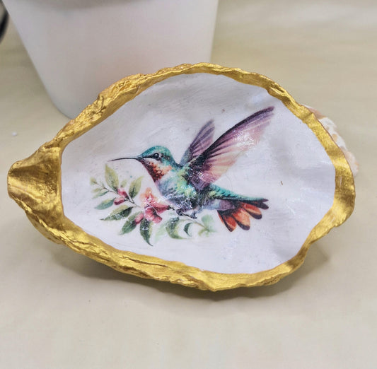 BMO-052  Hummingbird Oyster Shell Trinket Dish