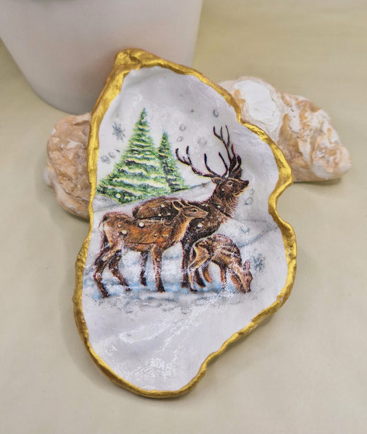 BMO-042  Winter Deer Stag Oyster Shell Trinket Dish