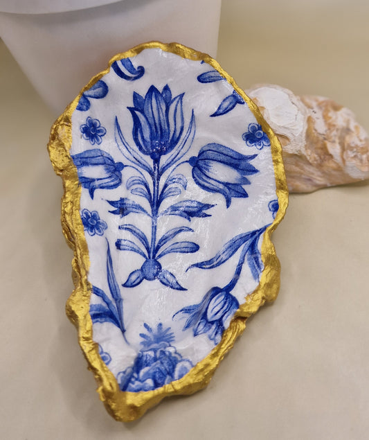 BMO-063  Blue White Tulip Oyster Shell Trinket Dish