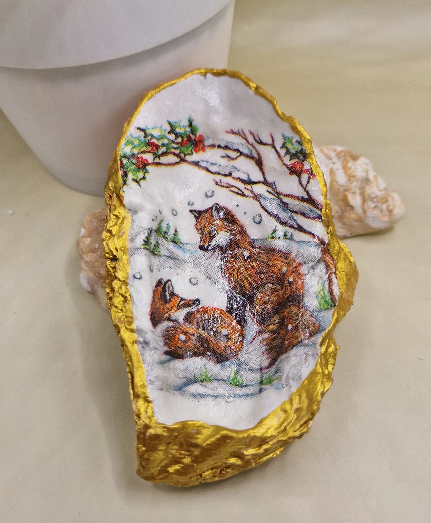 BMO-044  Winter Fox Cubs Oyster Shell Trinket Dish