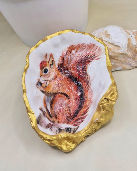 BMO-037  Red Squirrel Oyster Shell Trinket Jewellery Dish