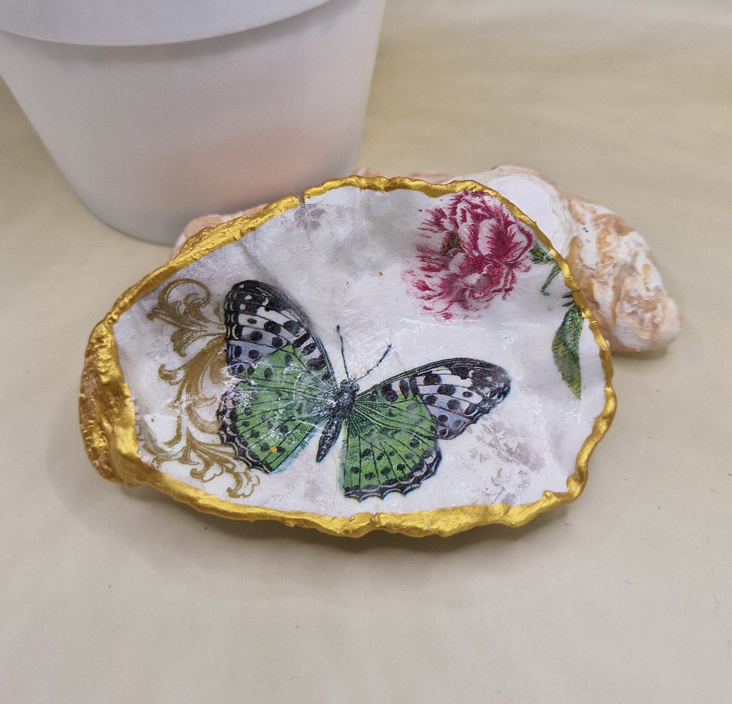 BMO-050  Green Butterfly Oyster Shell Trinket Dish