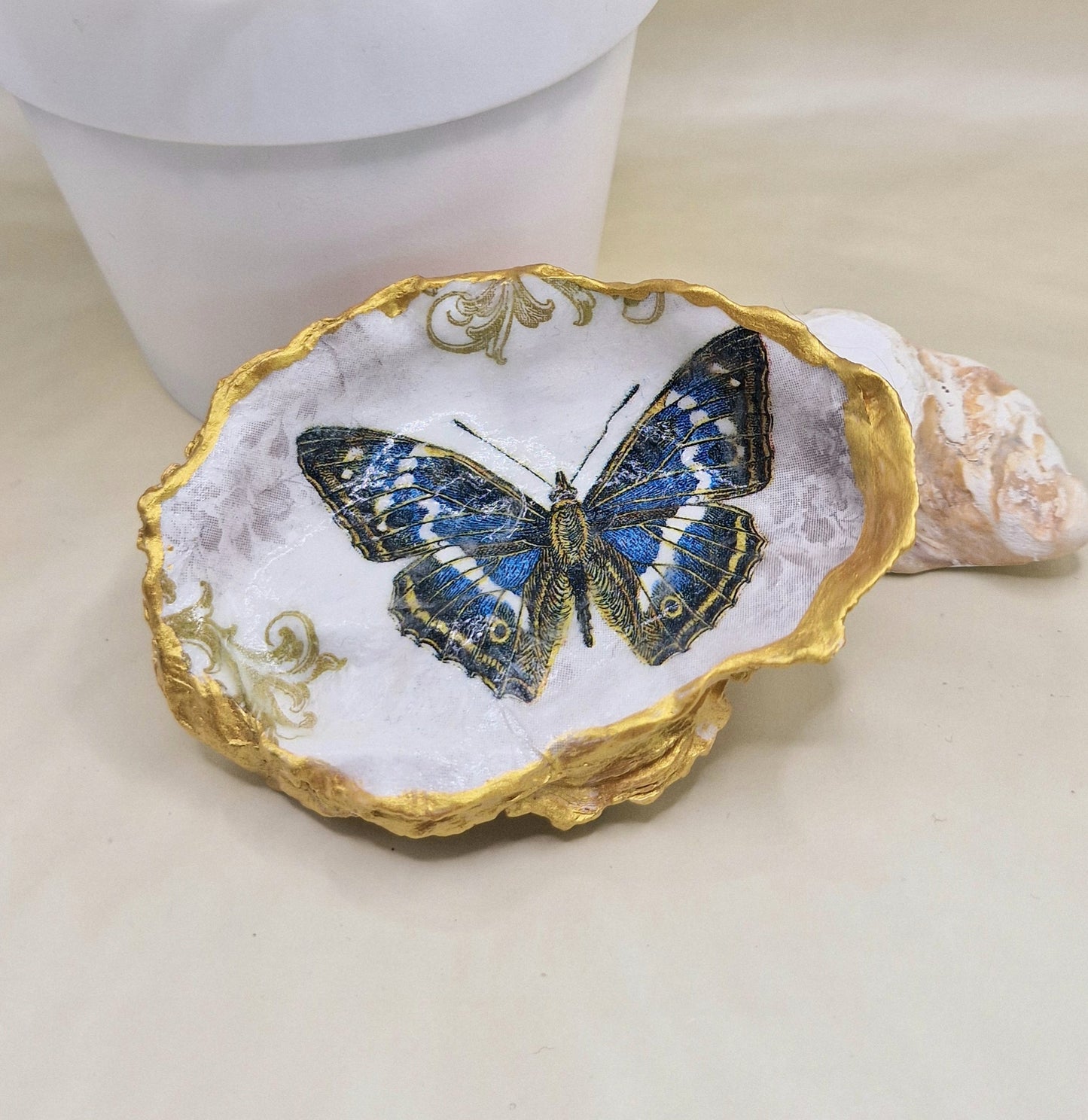 BMO-048  Blue Butterfly Oyster Shell Trinket Dish