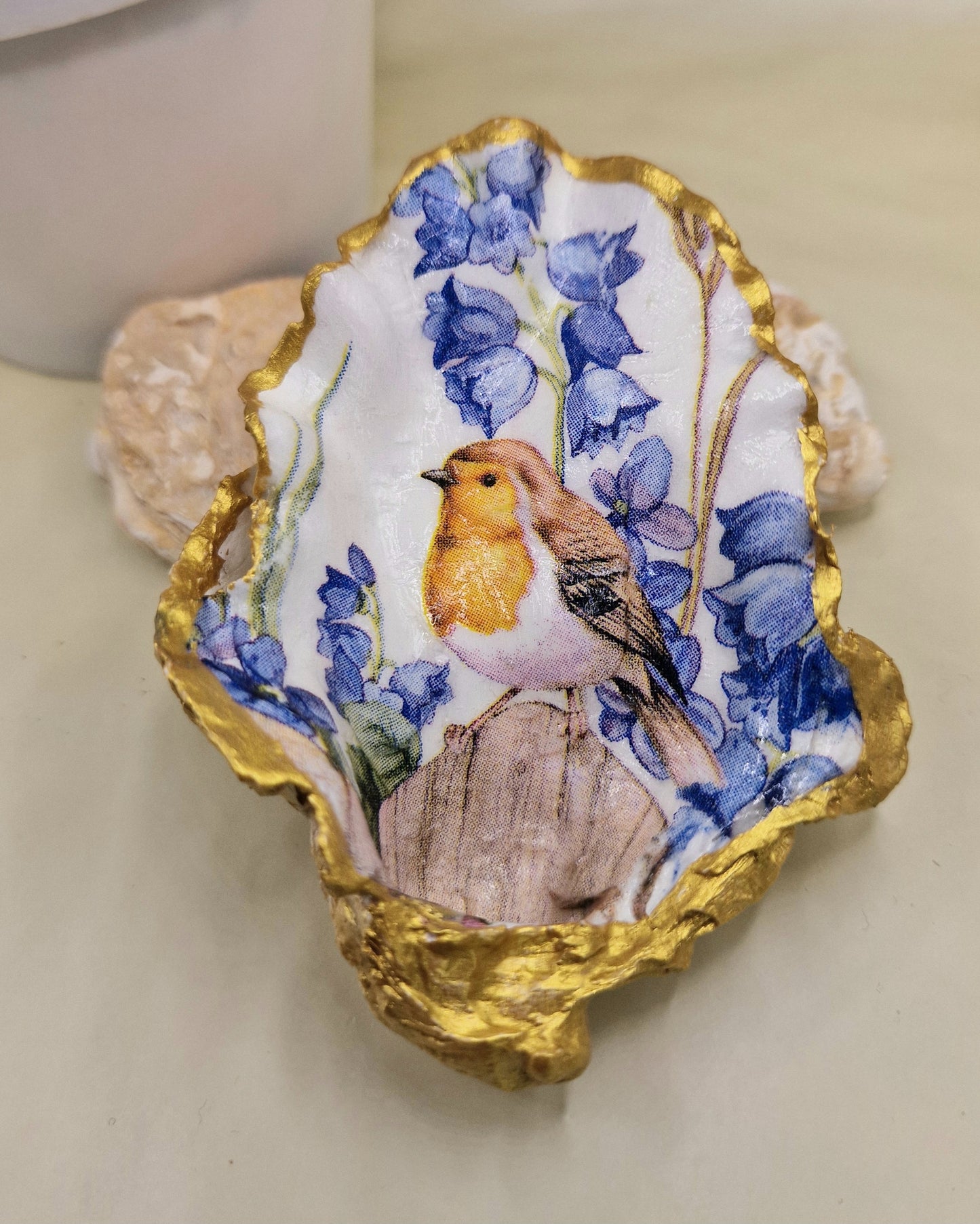 BMO-030  Bluebell Robin Oyster Shell Trinket Dish