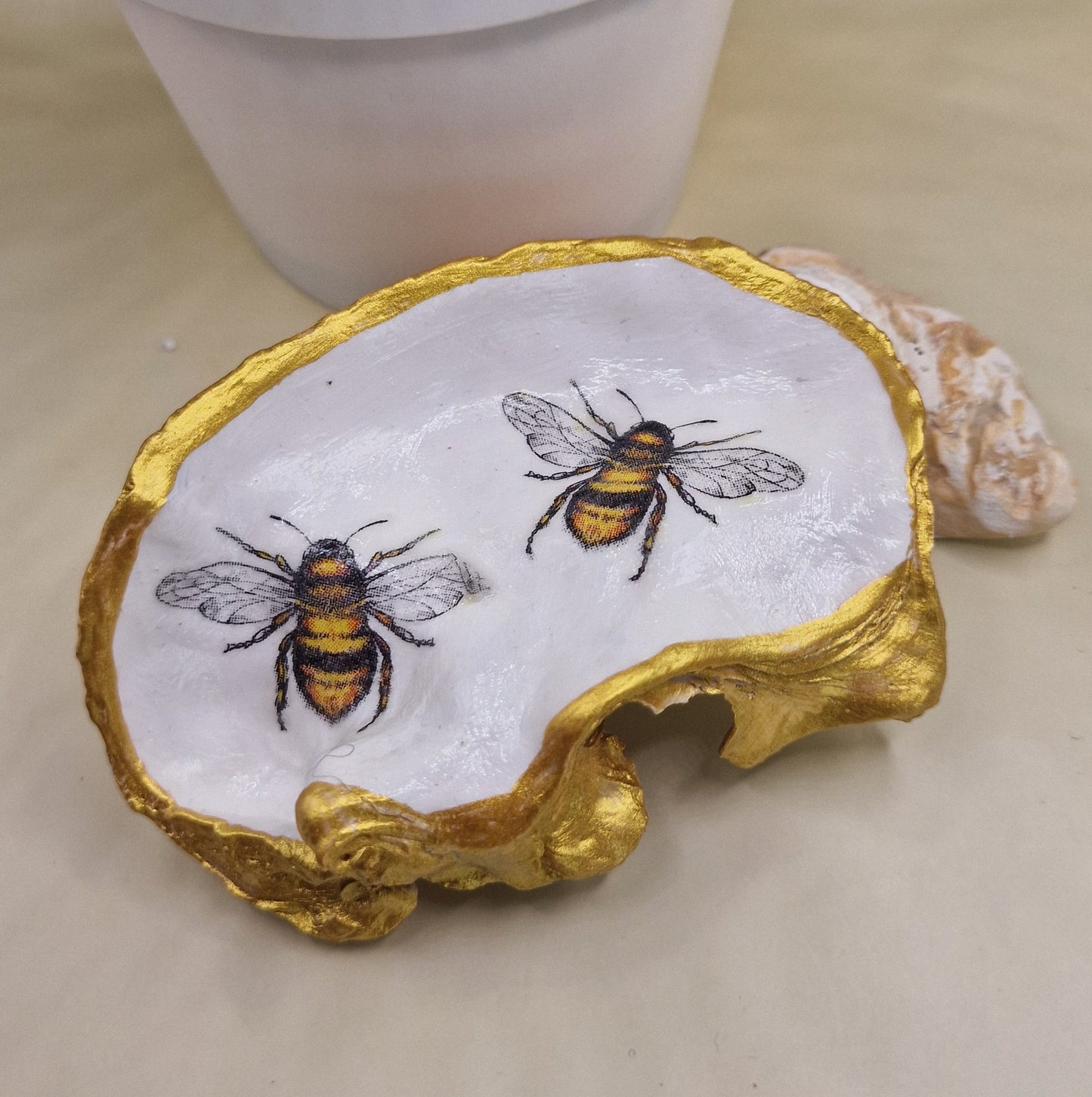 BMO-066  Bumble Bee Duo Oyster Shell Decorative Trinket Dish