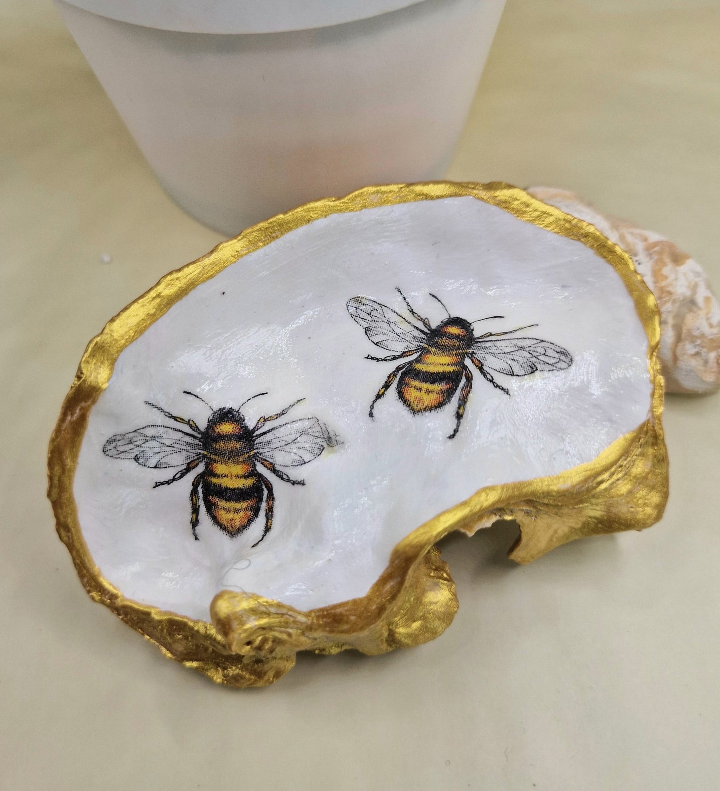 BMO-066  Bumble Bee Duo Oyster Shell Decorative Trinket Dish