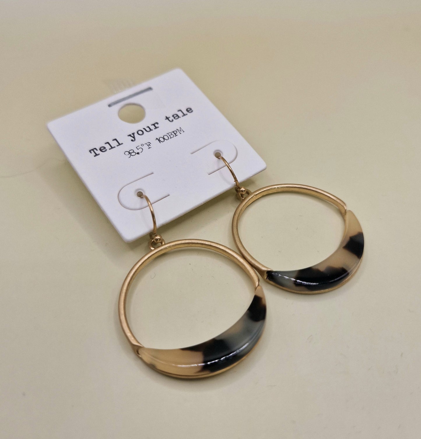 JEW-026   Beige Tortoiseshell Pierced Hoop Earrings