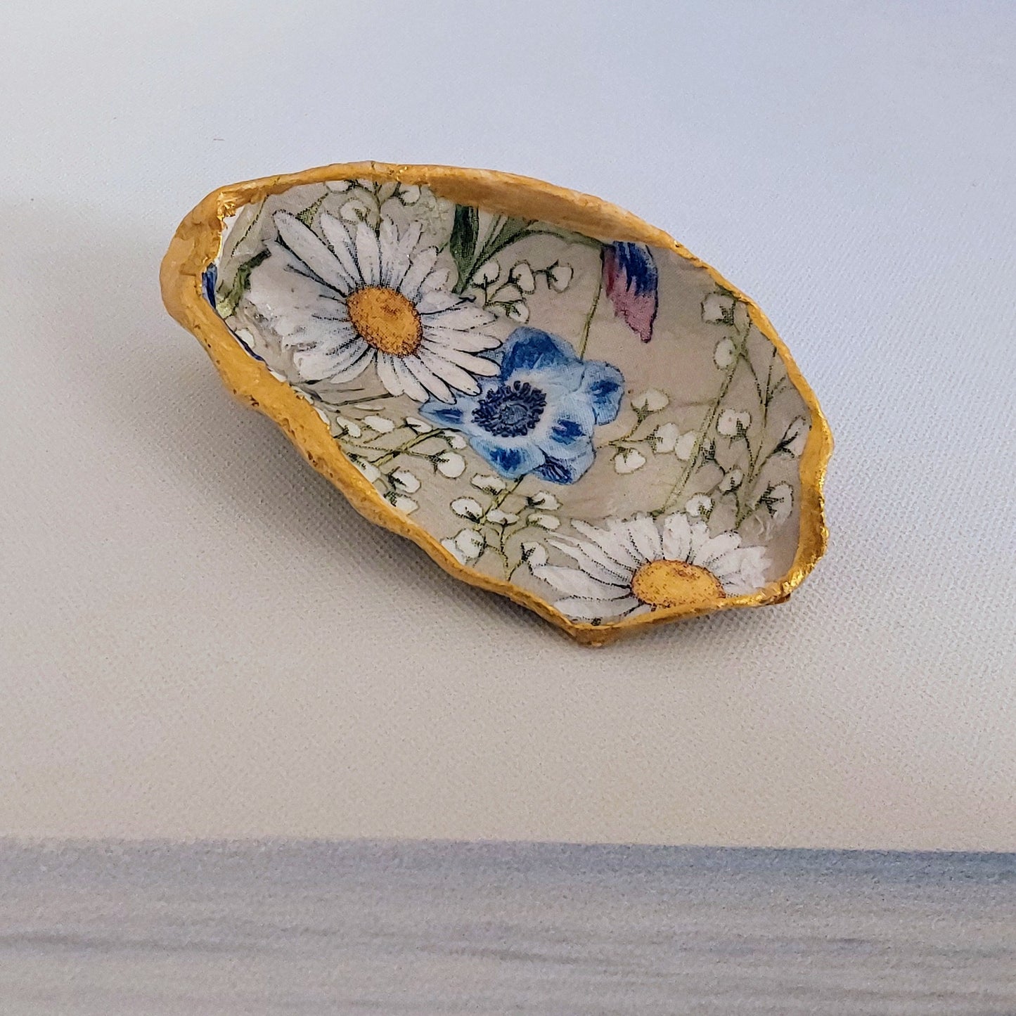 Daisy Blue Spring Flower Special Oyster Shell Trinket Dish