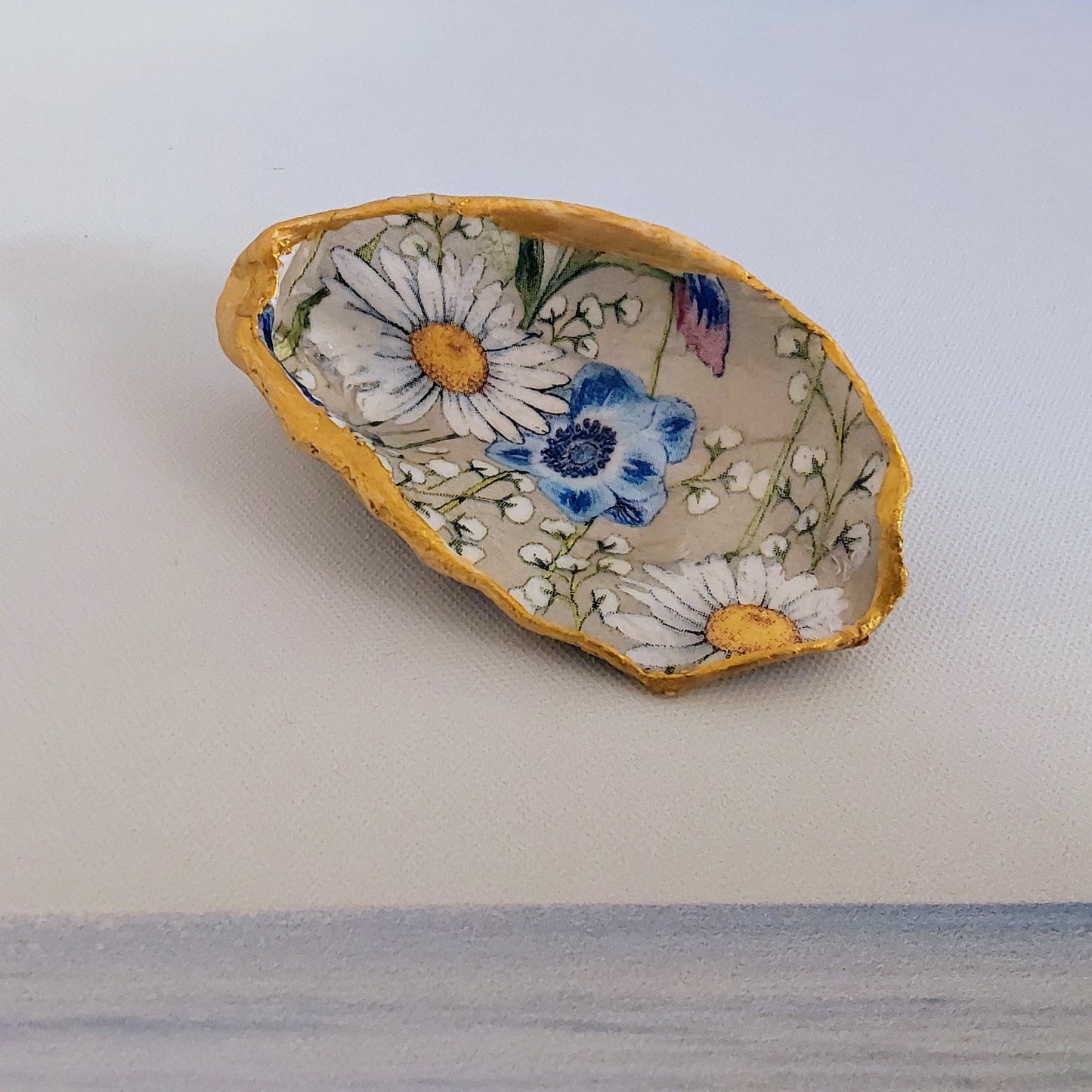 Daisy Blue Spring Flower Special Oyster Shell Trinket Dish