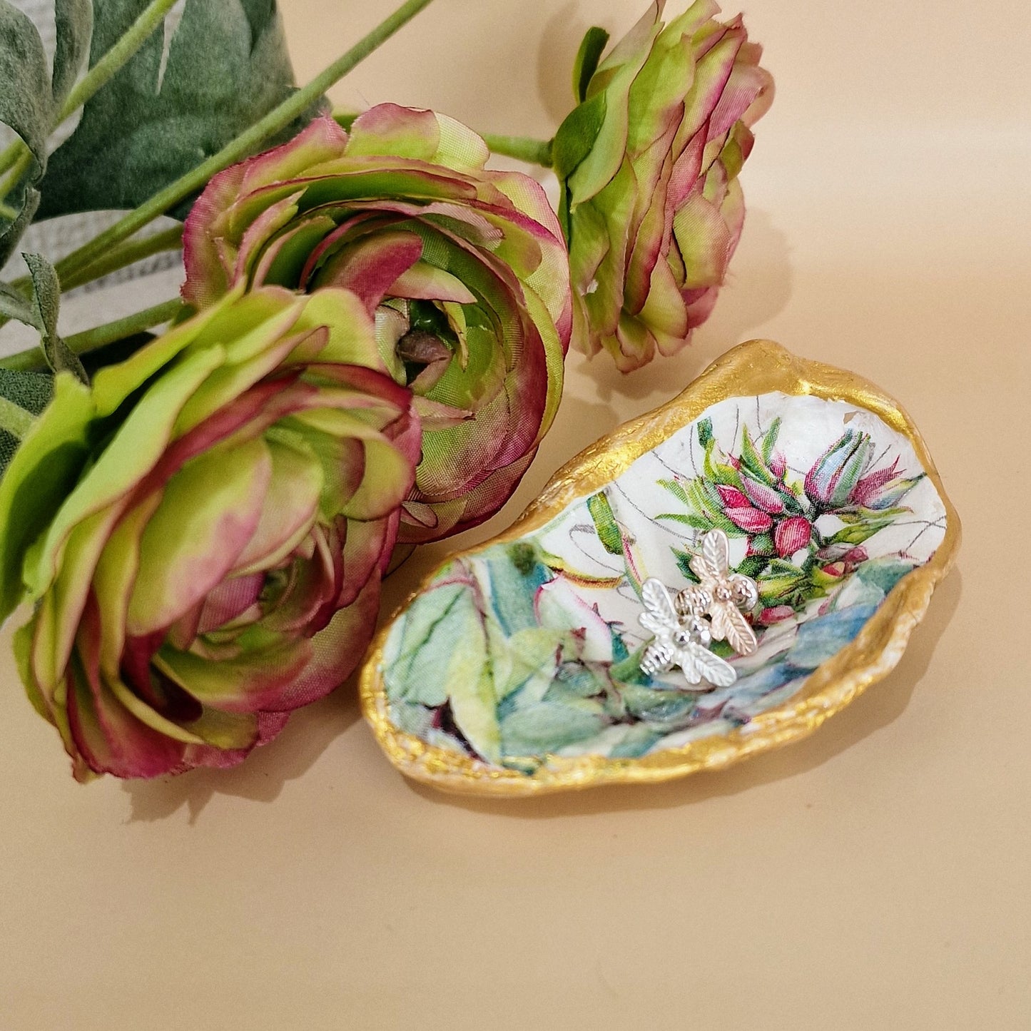 Bud Lilies Flower Small Oyster Shell Trinket Dish